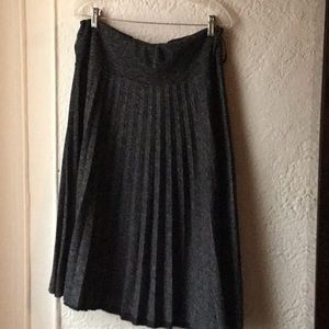 Skirt wool